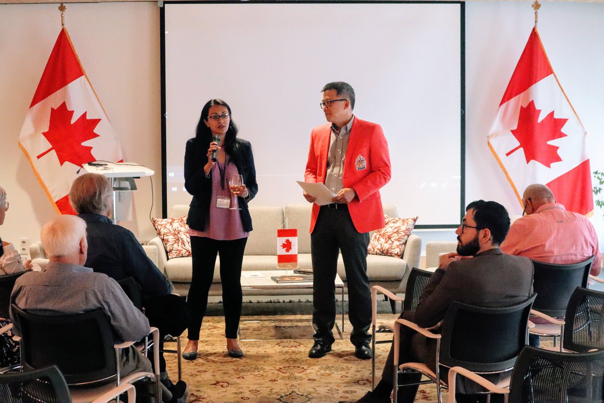 Canada en Hongrie tweet media