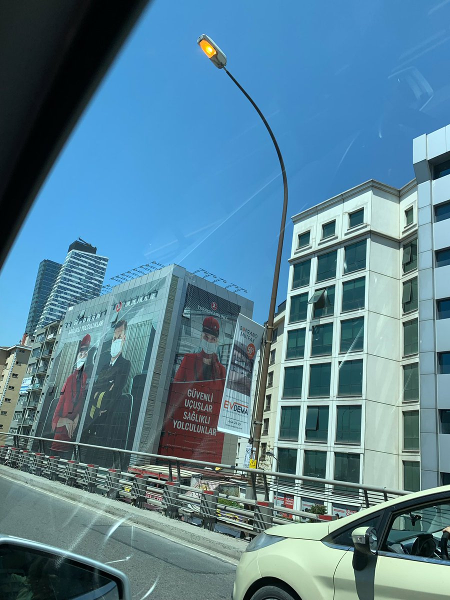 SayanBanu's tweet photo. @KarayollariGM @ibbzabita merhaba, bugün saat 12 suları öğle saatlerinde E5 Çağlayan yakınlarındaki tüm lambalar yanıyor, tasarruf için dikkatinize sunarım. https://t.co/TzFtXU9wNY