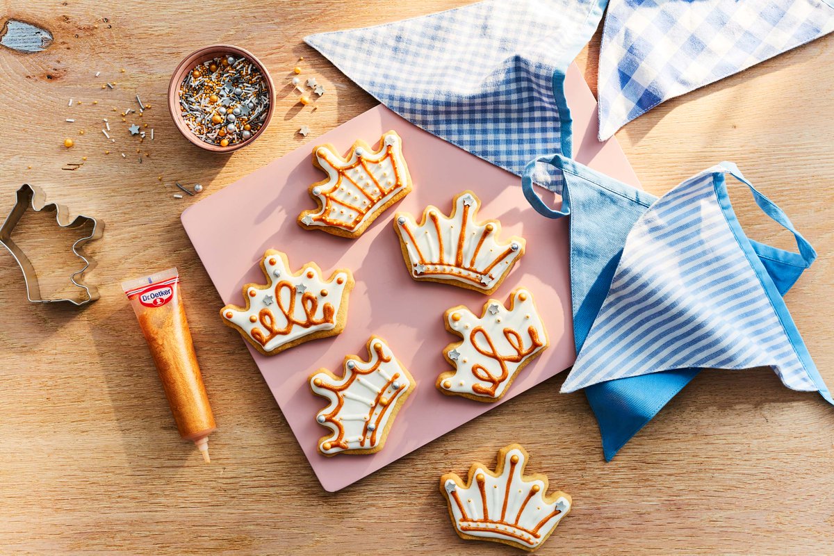 Bring a slice of royalty to your menu 👑 Celebrate this #jubilee by adding some pizzazz to your menu by adding these 'Crown Biscuits' and make your diners feel that little bit like royalty! Interested in adding this recipe to your menu? Find our here👉 bit.ly/3MCmBOK