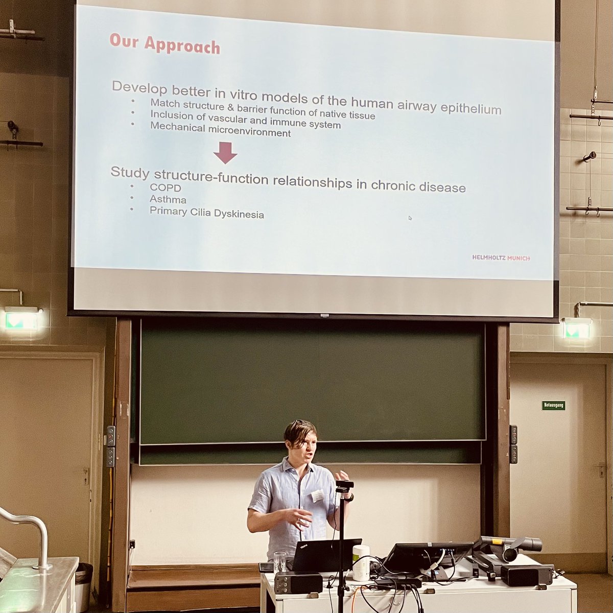 3RCenter's tweet photo. What a great way to finish the first day of the #3RConference 2022: A #Keynote by Dr. Janna Nawroth from @HelmholtzMunich talking about benchmarking #OrganOnChip! https://t.co/FDd9hAeBiC