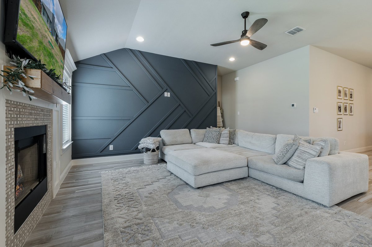 benwegmann's tweet photo. Cozy newly built home I’ll be listing soon for $375,000 🤩 https://t.co/SKEDsYjCCv