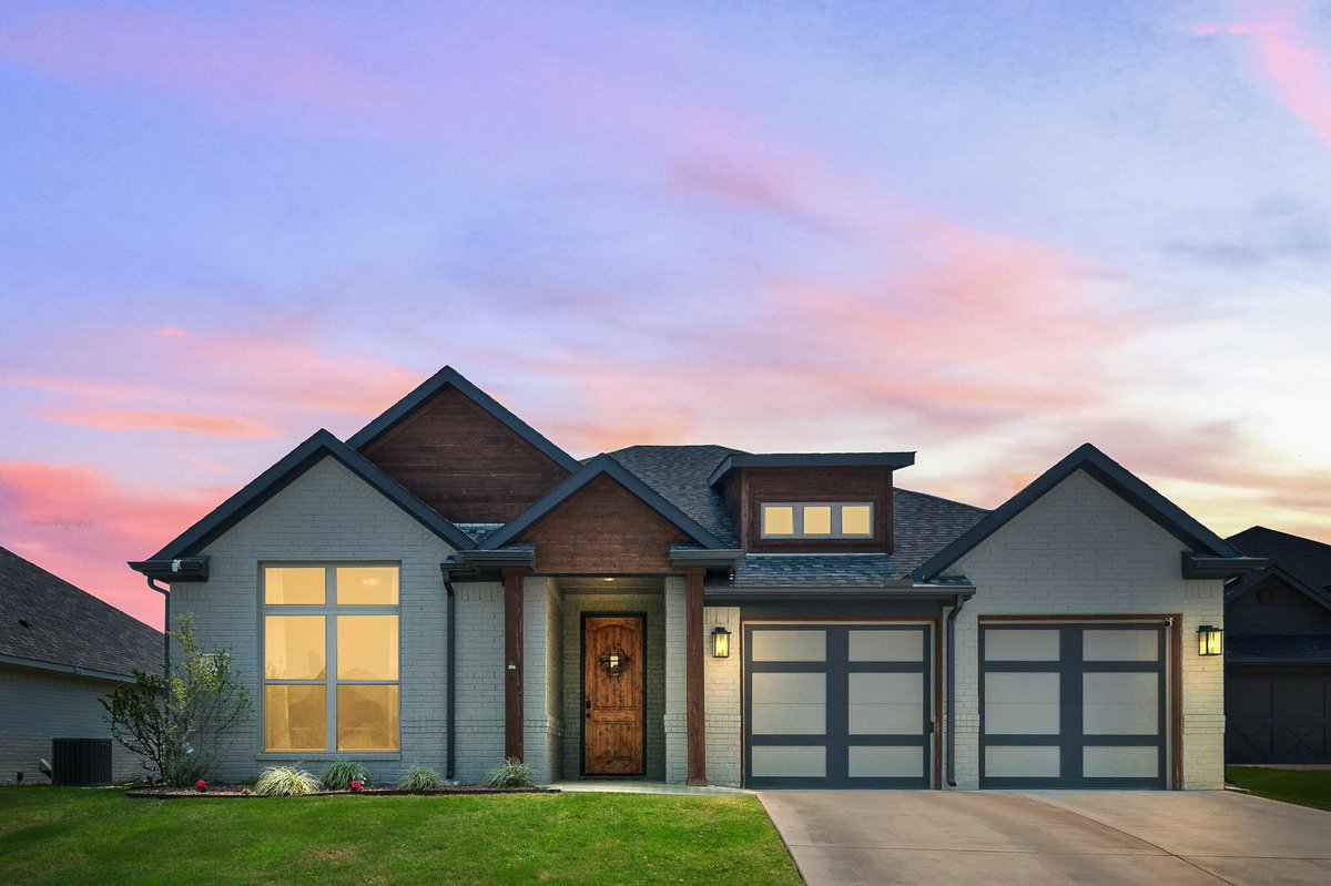benwegmann's tweet photo. Cozy newly built home I’ll be listing soon for $375,000 🤩 https://t.co/SKEDsYjCCv