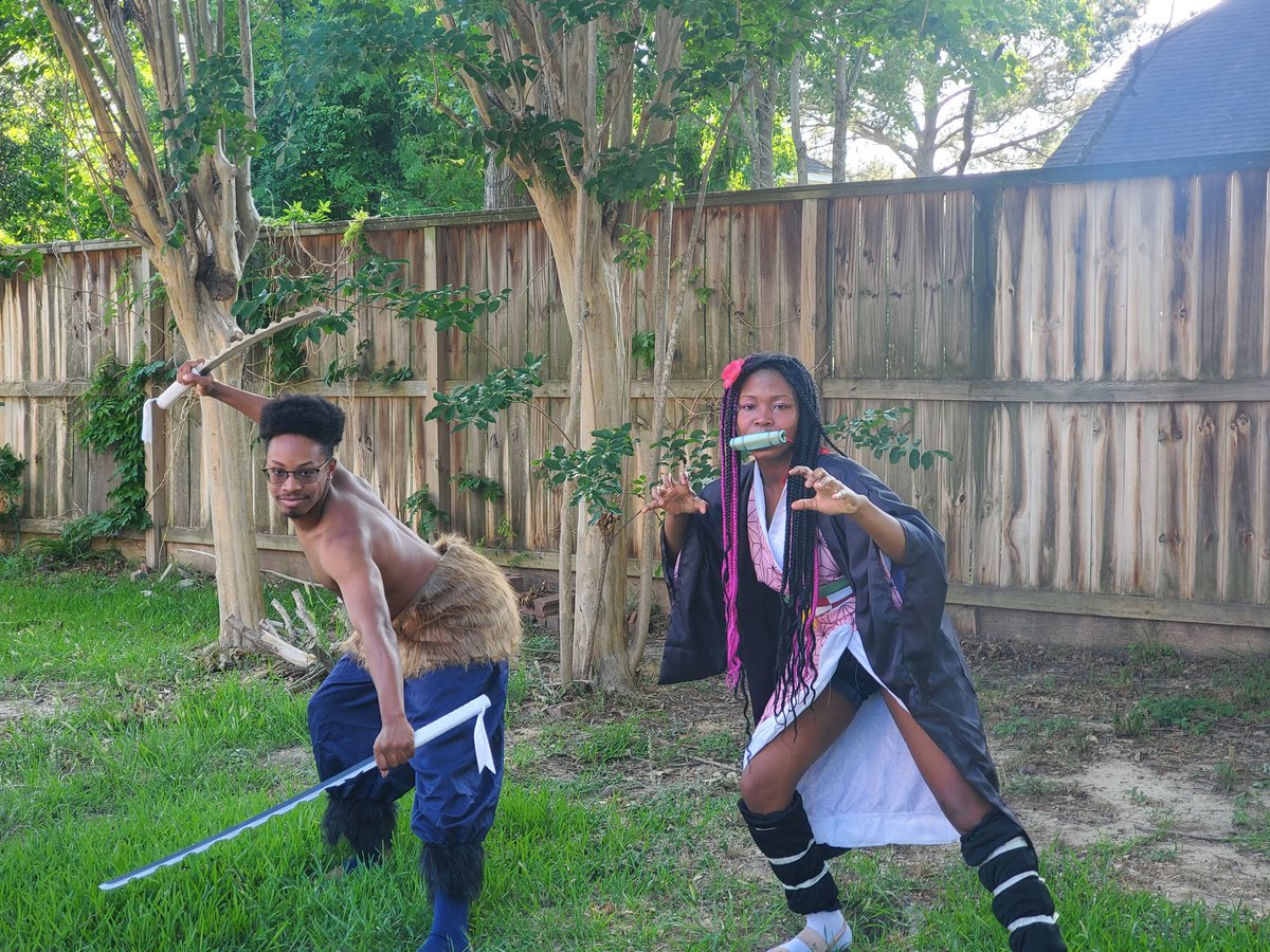 rapae_ii's tweet photo. I have so many pictures and stuff to post lmao, if you wanna see it way before its on here you should follow my cosplay insta @DonsCosplay 👀👀 https://t.co/dzd8fzRvs4