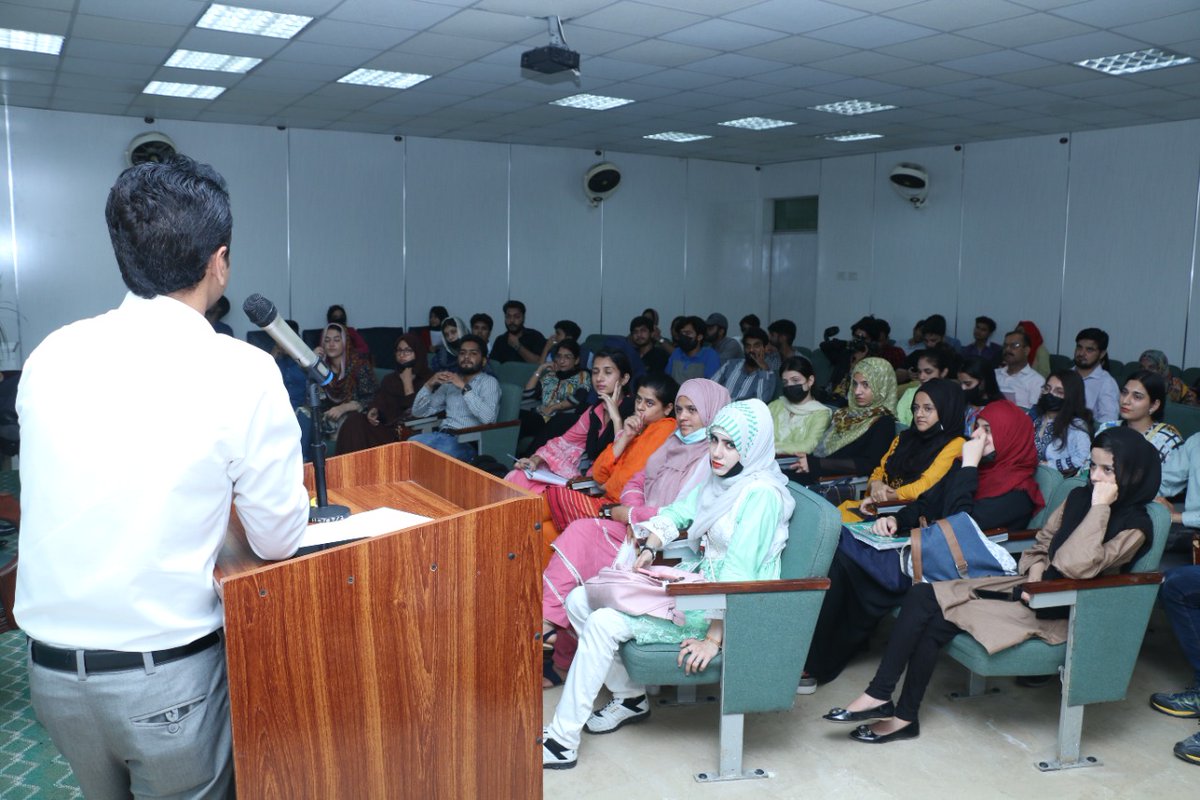 imranmehar2's tweet photo. #ICS #PU #schoolofcommunicationstudies https://t.co/ylp1tM0xYV