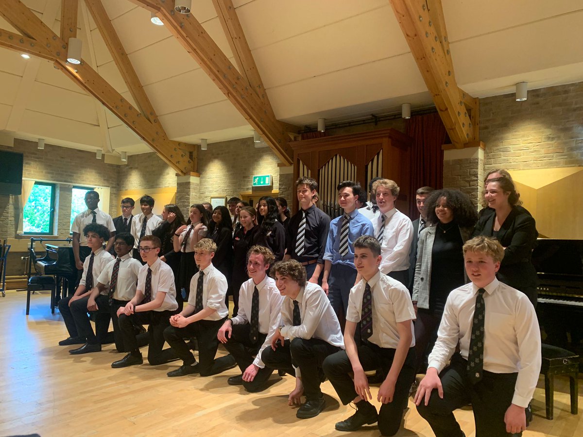 Congratulations to all performers in the 'a Cappella Evening': it was a lovely Concert. The Y9, Y10 and Y11 Barbershop groups performed, with Cutting Harmony, Pop Choir and Senior Girls' a Cappella. A strong sense of enjoyment was evident - well done.
