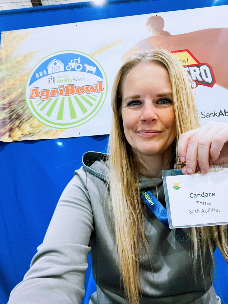candace_toma's tweet image. Good morning from the Saskatchewan Livestock Expo, where I 100% hung the @SCAbilities banner with yarn from my crochet collection #bougie #handmade #eventmode