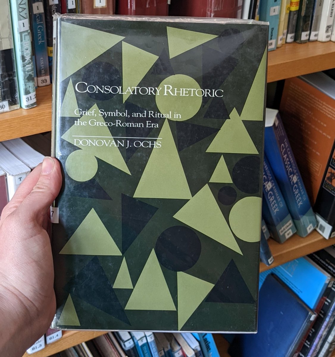 CFLcam's tweet photo. 4/5
Consolatory rhetoric: grief, symbol, and ritual in the Greco-Roman era by Donovan J. Ochs (University of South Carolina Press, 1993). In library at F 20.7 18
Available as an ebook (Raven log-in required): https://t.co/WXQN8e7Dui
#mentalhealthawarenessweek #classicslibrary https://t.co/O8lP0ReggS