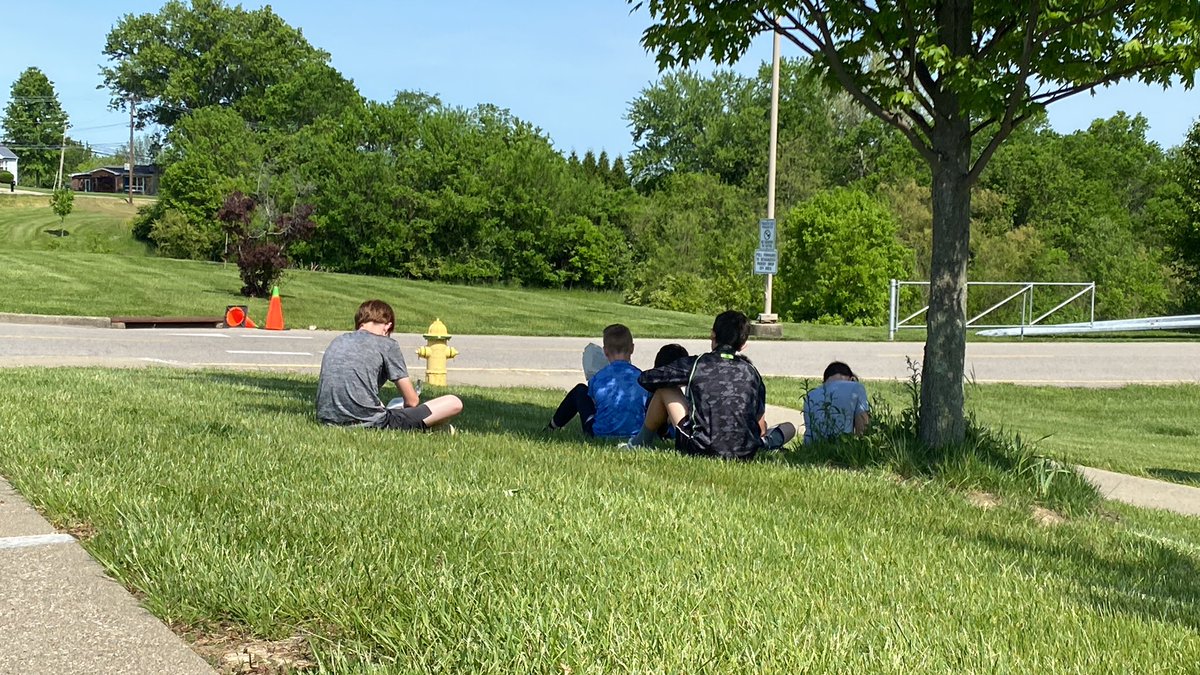 My 2nd hour enjoying this beautiful day. Mother Nature makes reading more enjoyable! #BeRoyal