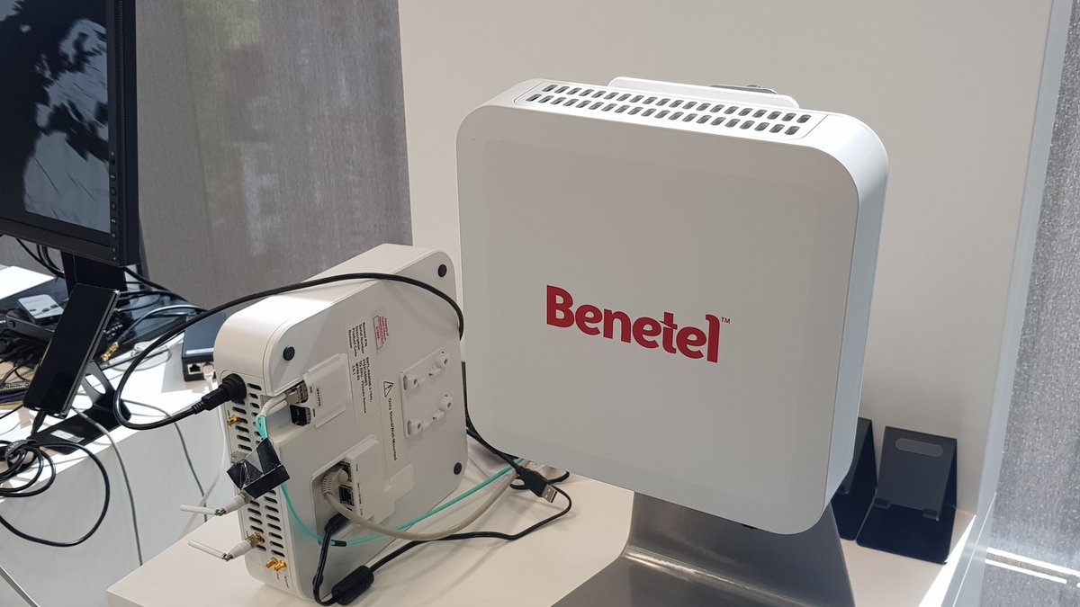 zahidtg's tweet photo. Nice to see SONIC Labs demo while visiting @DigiCatapult today for the @cambwireless #CWeMBB https://t.co/MlAXqDuoQg