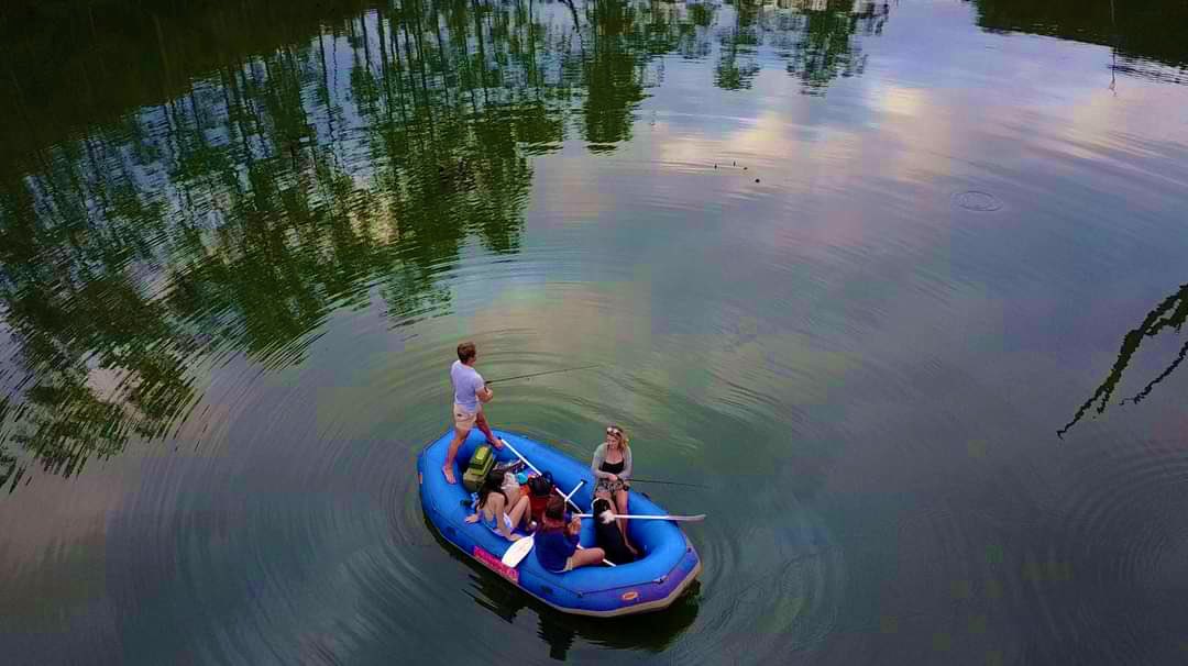 Masimikecamp's tweet photo. Honde Valley Visibility Month

K A Y A K I N G  &amp;  F I S H I N G

Nyawamba Dam is well known for bass fishing. On the other hand a great place for kayaking. Come and experience Honde Valley. 

@ZtaUpdates @ElgrassTravelZW 
#VisitahondeValley #VisitZimbabwe https://t.co/GmkAZkhZBt