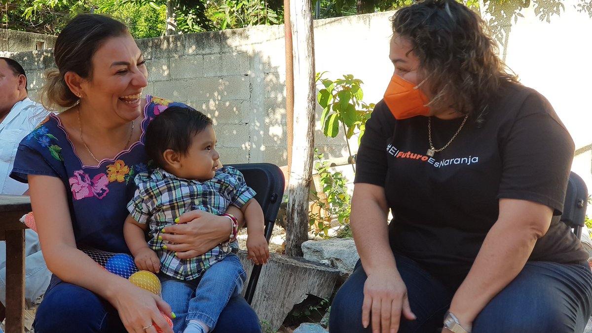 MovCiudadanoYuc's tweet photo. La pasamos súper chévere en #Hunucma con las familias. Conchi Ruiz, Salome Sansores y Lucia Canto, así como el equipo naranja pasamos una tarde de alegrías. https://t.co/TWJ9knCOV0