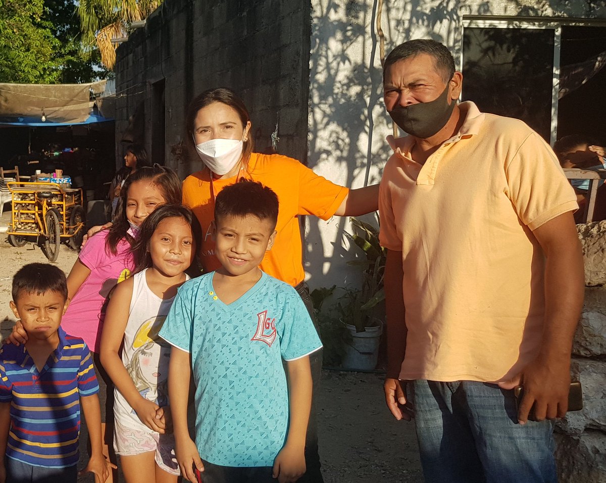 MovCiudadanoYuc's tweet photo. La pasamos súper chévere en #Hunucma con las familias. Conchi Ruiz, Salome Sansores y Lucia Canto, así como el equipo naranja pasamos una tarde de alegrías. https://t.co/TWJ9knCOV0