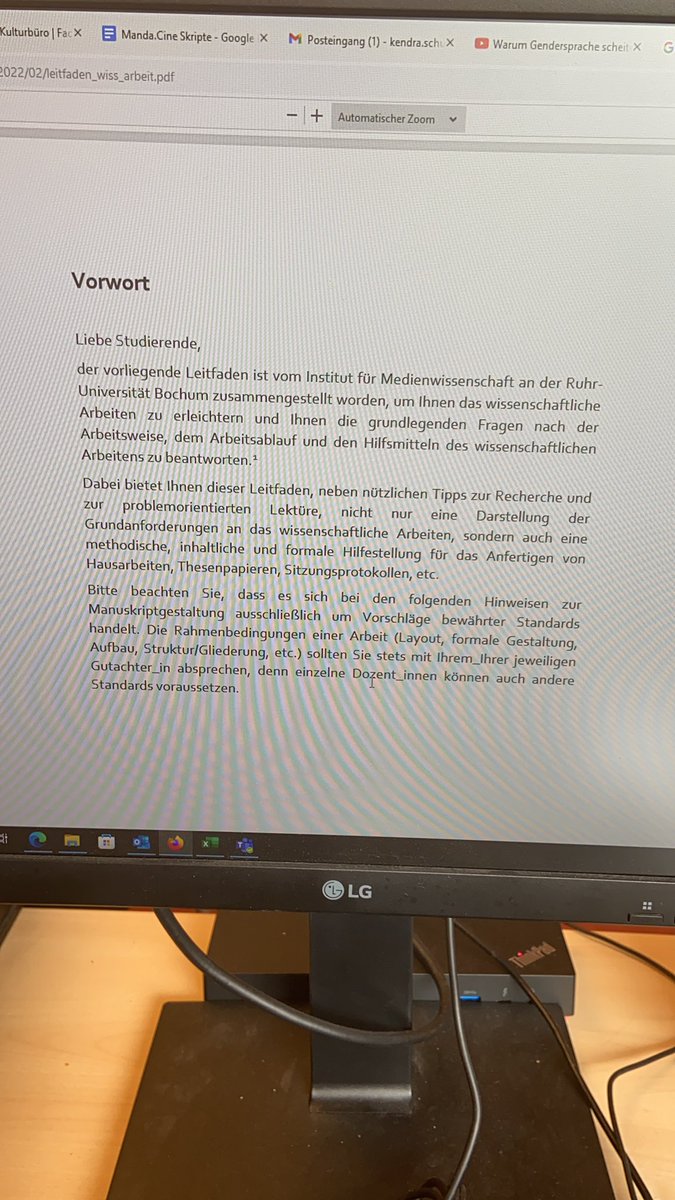MrsChiefmaker's tweet photo. @wisskommgendern Im Vorwort steht eindeutig, dass es sich lediglich um Vorschläge bewährter Standards handelt. Anhand dieses Leitfadens lässt sich keine eurer Aussage über Uni&amp;Gendern belegen. https://t.co/qQW9FDDstj