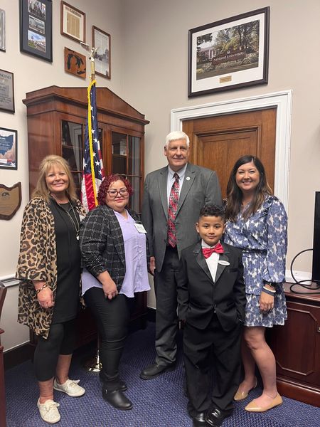 HeartbeatIntl's tweet photo. Thank you, @RepBobGibbs, for meeting with our team for #BabiesGotoCongress this morning! Weโre grateful for your support of the pregnancy help community. https://t.co/n0M9z7a2kF