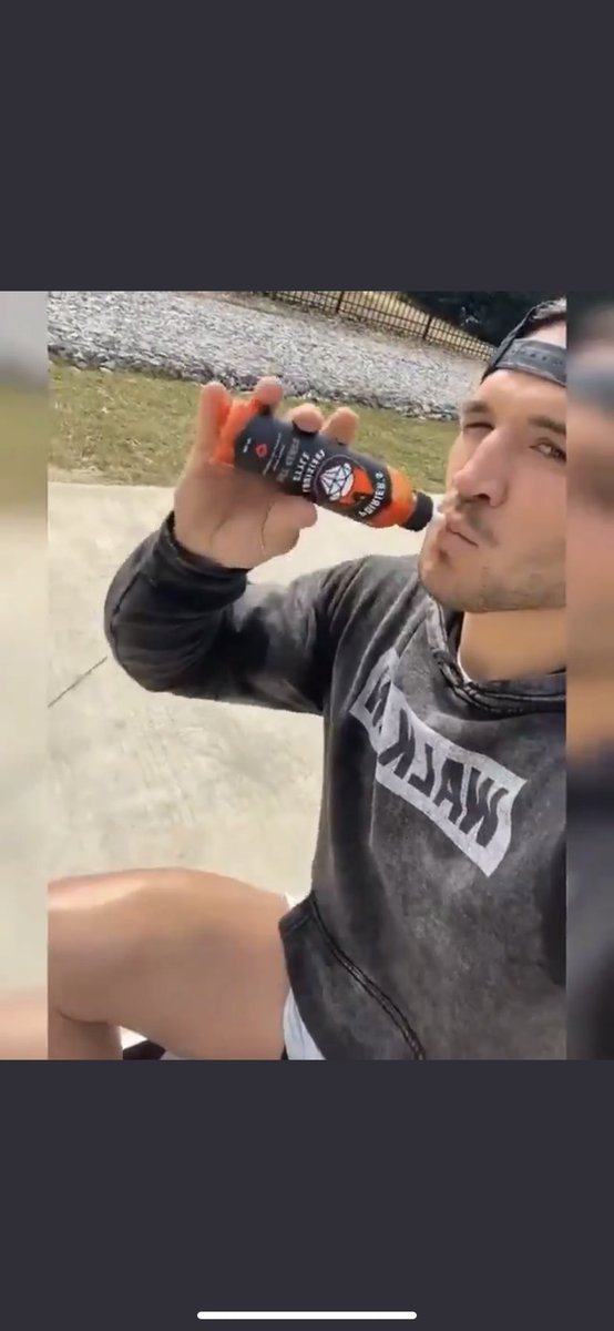 MMAFANATIC__'s tweet photo. I kind of forgot about dustin https://t.co/IfBPgUXbtT