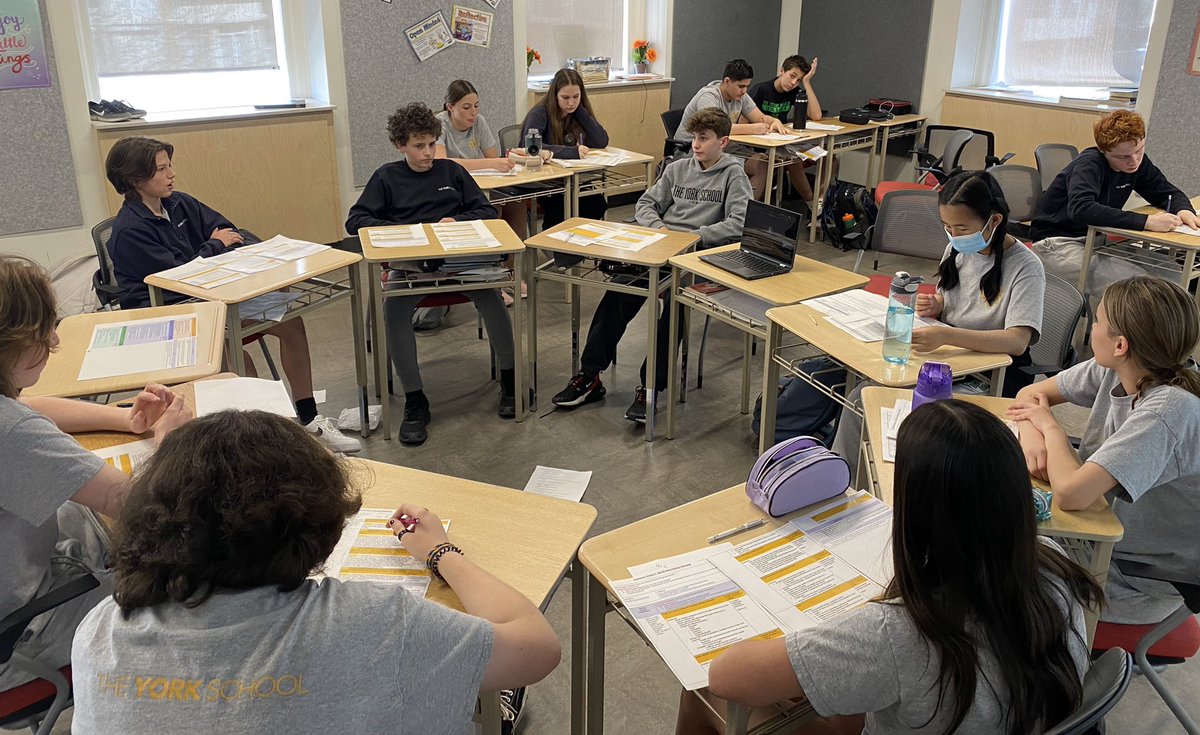 ShelleyGopal's tweet photo. How can global climate change be racist? Who is being impacted the most? How has the government perpetuated this racism? Grade 8 Harkness Discussion full of insightful comments and learning #yorklearns https://t.co/b83kgQs64M
