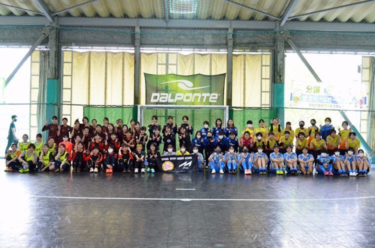 kotoda_football's tweet photo. OELLの運営ミーティング
開幕節後、全チームから出た
意見をもとに改善策を模索。
運営陣はみんな本気で
良くしたいと思ってやってます!
まだまだ盛り上がるし大きくなる🔥
#OELL
#大阪エンジョイレディースリーグ https://t.co/Y5Mvp7db2J