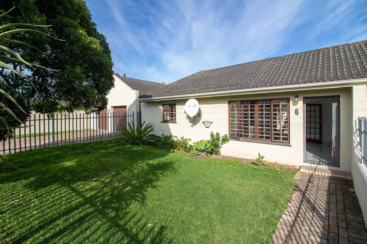 PurdonHelen's tweet photo. Two Bedroom Townhouse Close to all Amenities in Port Alfred
https://t.co/cBMv7z80nX #townhouse #sectionaltitle #solemandate #portalfredproperty #callmetoview #harcourtsportalfred https://t.co/wF8lGhgBQr