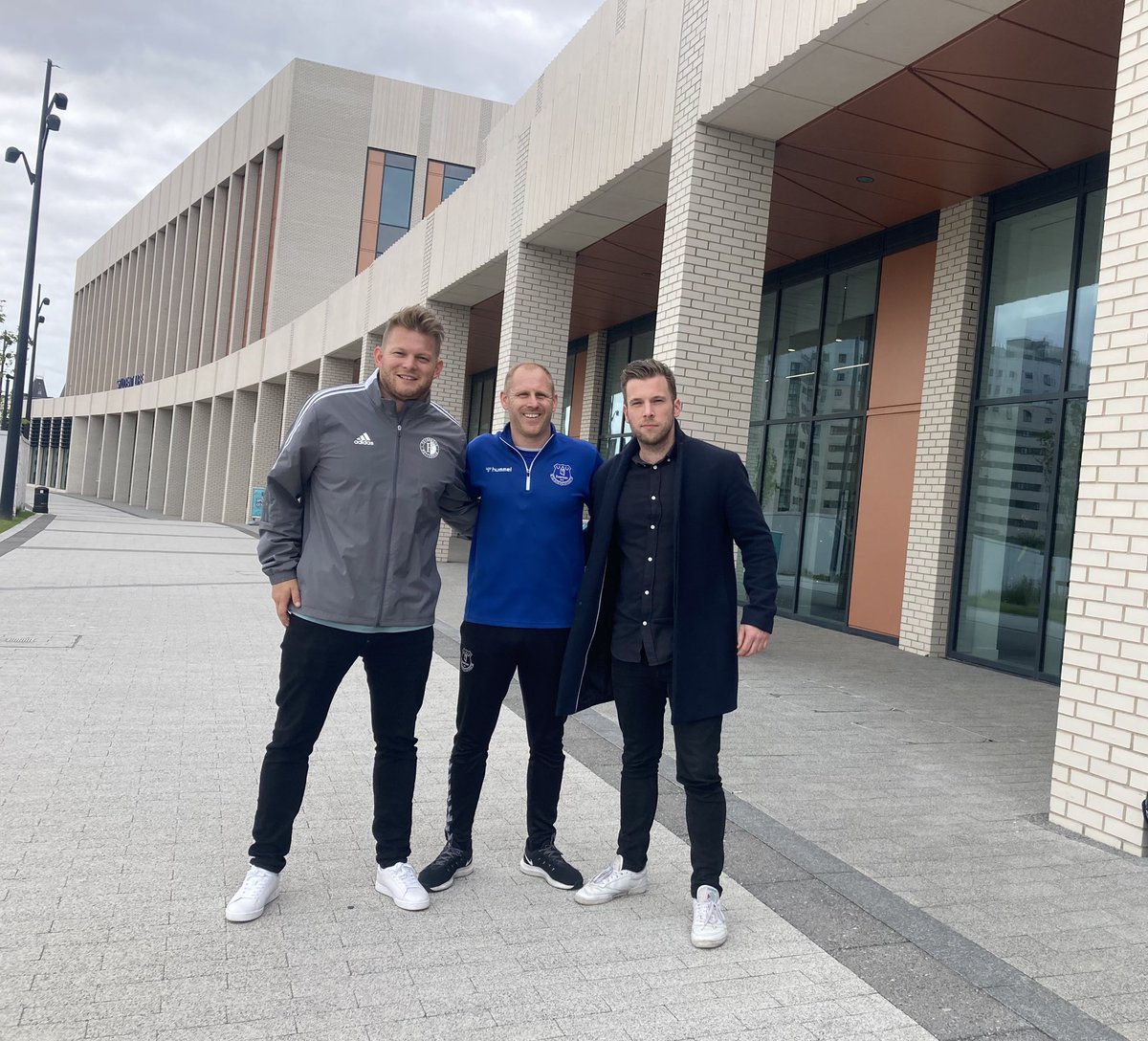 EvertonHigherEd's tweet photo. 🤝Fantastic afternoon spent with our friends from @Feyenoord foundation showcasing the amazing work that happens @EvertonSchool @EvertonCollege and our partnership with @LJMUSportSci 

✈️ Have a safe journey home https://t.co/25APfAKQxK