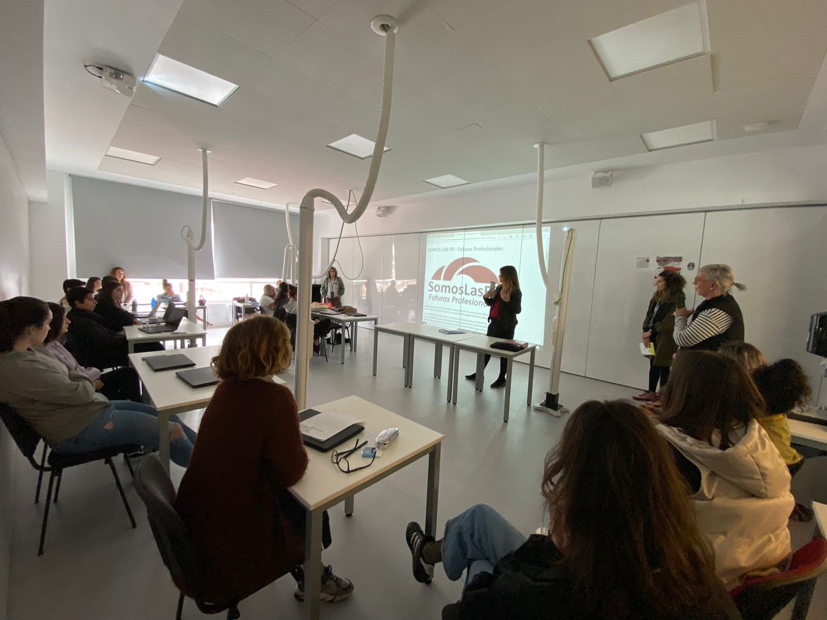 En Meka LHII de <a href="/ikaslangipuzkoa/">IKASLAN GIPUZKOA</a> hemos presentado el proyecto SomosLas FP-Futuras Profesionales en el CS Igualdad de Género. Un placer, compartir con l@s alumn@s y la disposición a participar. @alianzasteam <a href="/Miguel_Altuna/">Miguel Altuna Lanbide Heziketa</a> <a href="/MekaElgoibar/">Meka Lanbide Eskola</a> @iesvirgendelcamino <a href="/ncuentra/">ncuentra</a> <a href="/educaciongob/">Ministerio de Educación, FP y Deportes</a>