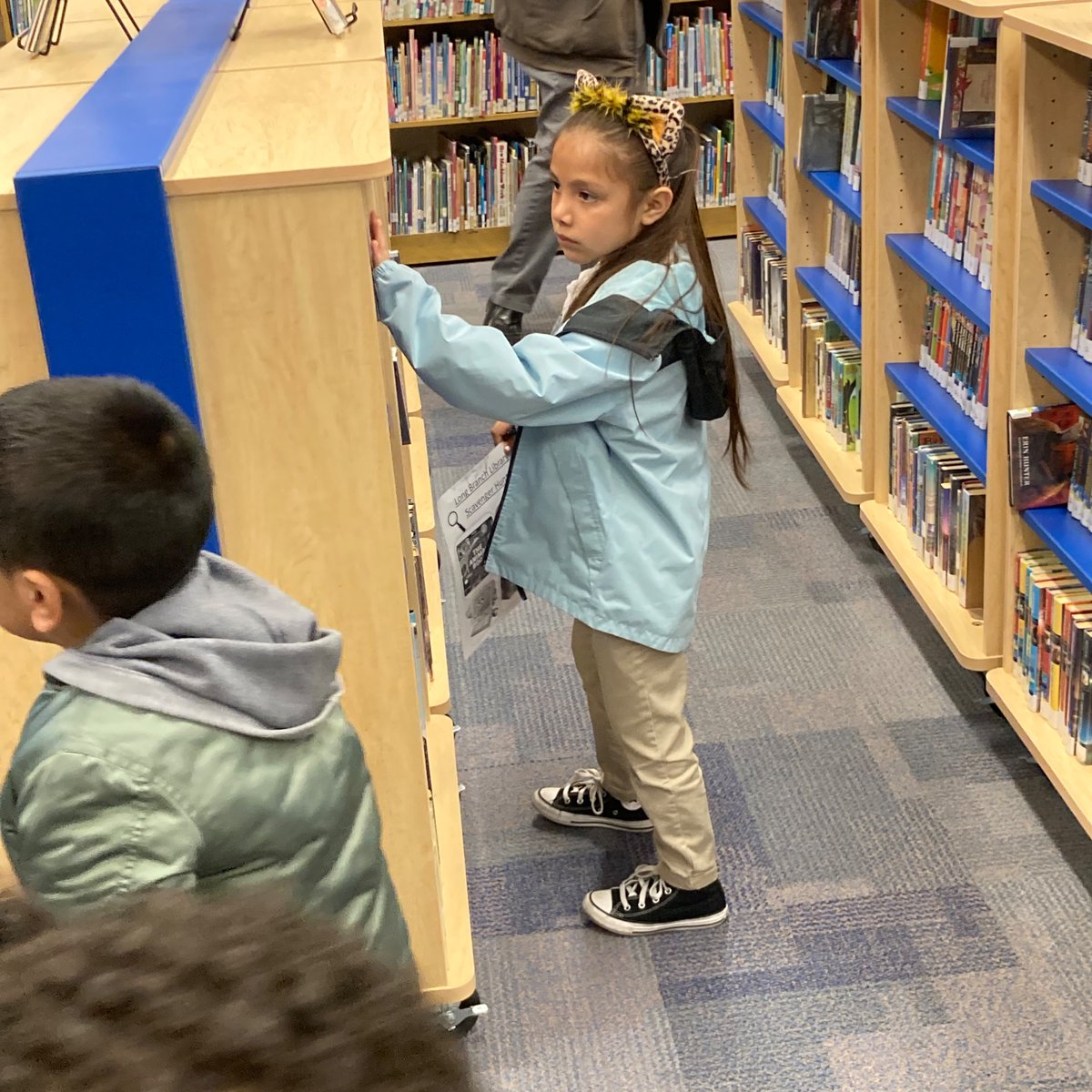 KinderKiddosABC's tweet photo. Thank you to the @LBPublicLibrary.  We loved the story and library scavenger hunt.  We loved our books so much we read them on the bus ride home ❤️#LBtogetherwecan 
@lbpsbilingual https://t.co/I9ZjDkBcWQ