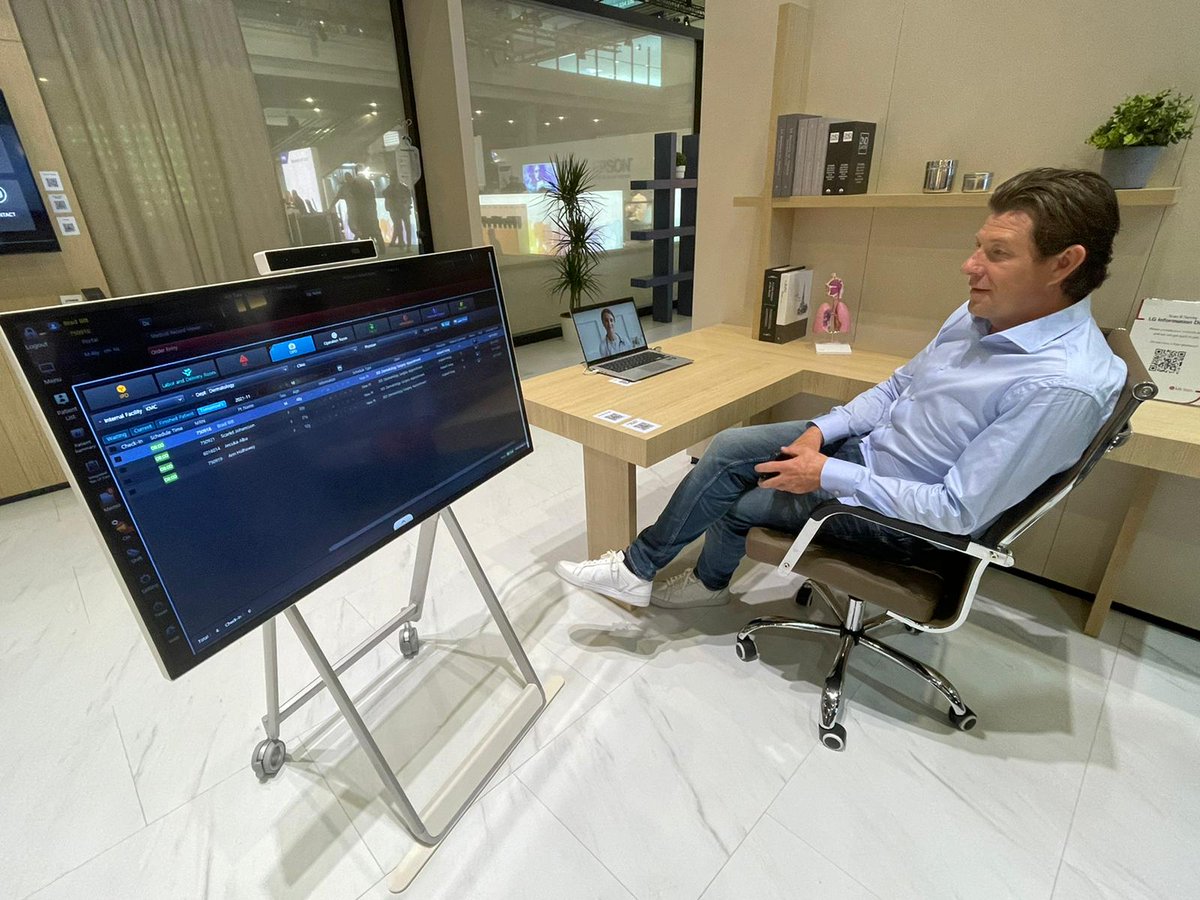 aencgroep's tweet photo. AENC is altijd op zoek naar innovatie. Deze week doen we dat op de ISE in Barcelona. Collega's Bas en Arjan dompelen zich daar onder in de nieuwste technologieën, innovatiefste ideeën en de wereldwijde AV-industrie. Kijk maar mee!
#aenc #audiovisual #ISE2022 #avtweeps https://t.co/XQ1SlApfIF