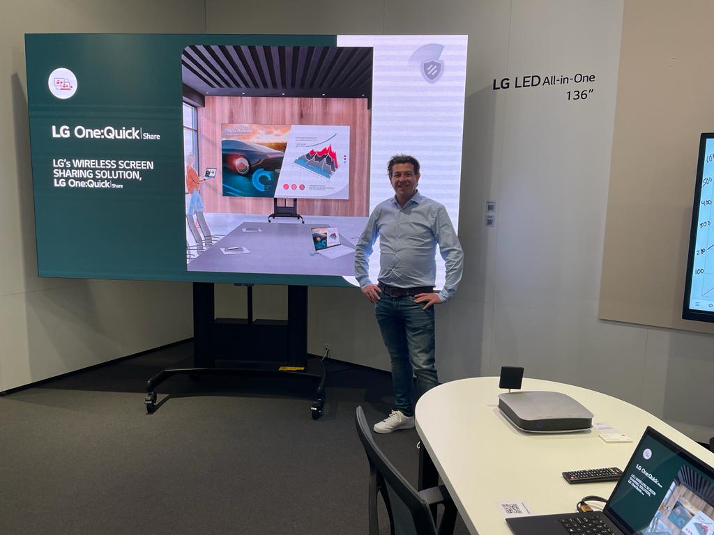 aencgroep's tweet photo. AENC is altijd op zoek naar innovatie. Deze week doen we dat op de ISE in Barcelona. Collega's Bas en Arjan dompelen zich daar onder in de nieuwste technologieën, innovatiefste ideeën en de wereldwijde AV-industrie. Kijk maar mee!
#aenc #audiovisual #ISE2022 #avtweeps https://t.co/XQ1SlApfIF