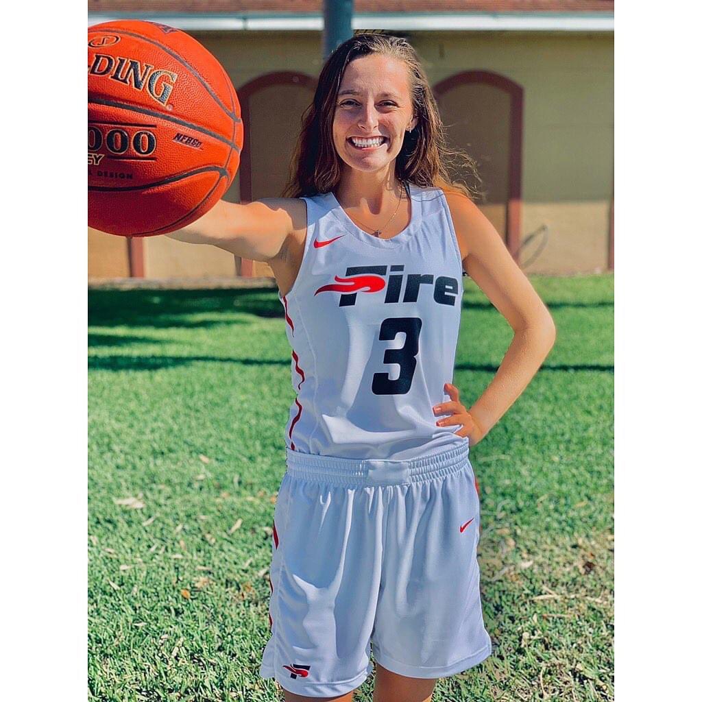 madihecox6's tweet photo. Some things have to come to an end. Looking for what doors God opens for me next. My recruitment is fully open to finish my last year of college basketball. https://t.co/N1VkARrvUu