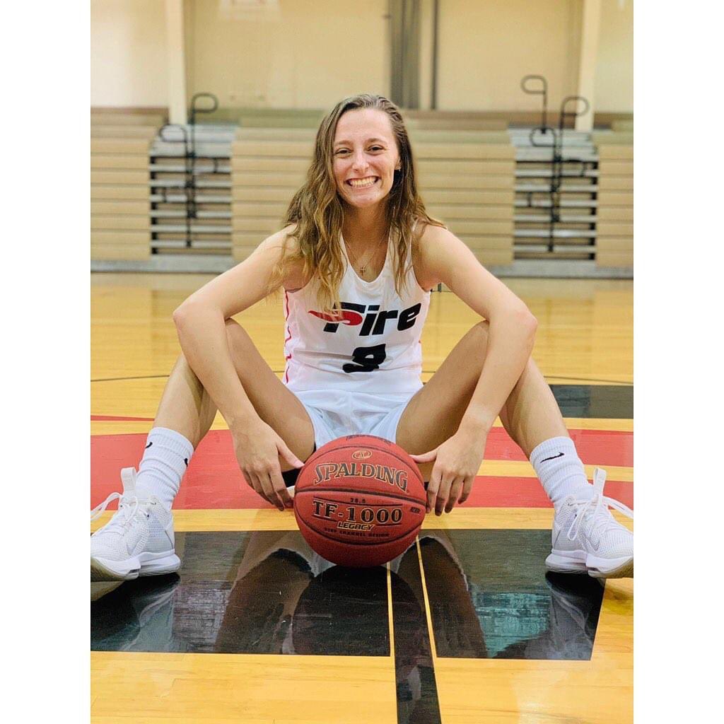 madihecox6's tweet photo. Some things have to come to an end. Looking for what doors God opens for me next. My recruitment is fully open to finish my last year of college basketball. https://t.co/N1VkARrvUu