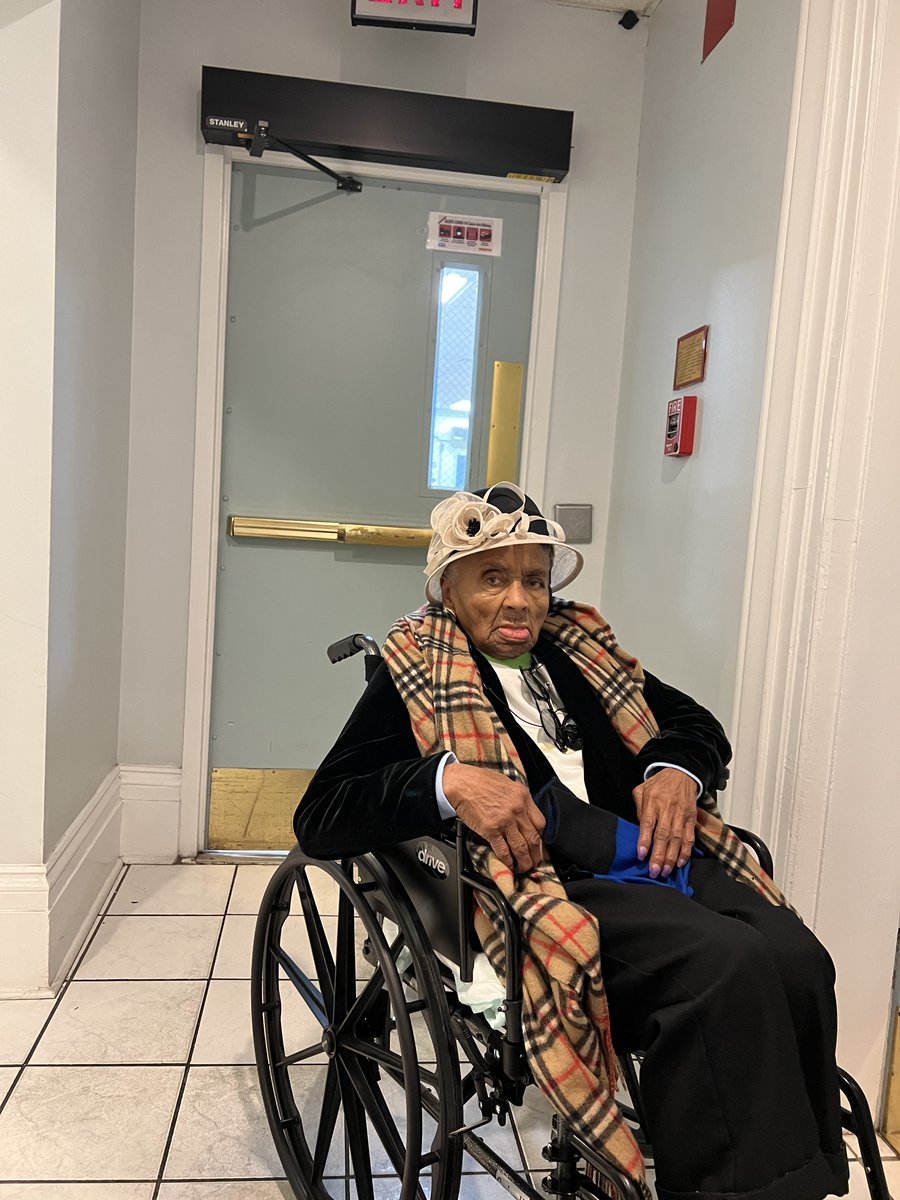 linkedsenior's tweet photo. Today we are connecting during this city-wide relay run to celebrate the resilience and strength of those who live and work in #seniorliving! #LongevityFunRun #OldPeopleAreCool @Oldplparecool @TinaSandri @MurielBowser #gerotwitter #OlderAmericansMonth @DACL_DC https://t.co/QJ6chKQV75