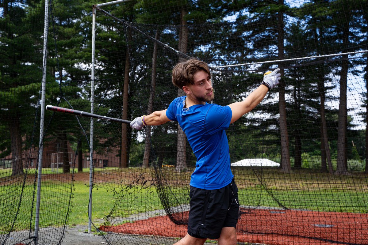 LeftySwagBats's tweet photo. It’s like lifting weights for your swing. Overload training is a great way to get stronger in your swing while maintaining elasticity. 

#embracetheswag #leftyswagbats #teamLSB https://t.co/BqLFmYzMyt