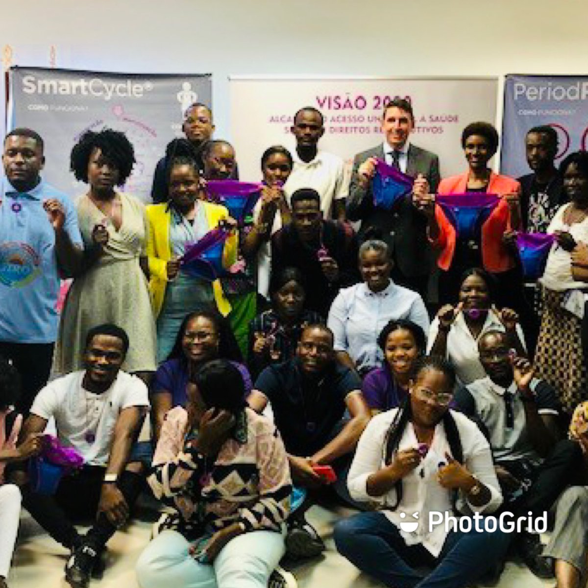 TsjeardHoekstra's tweet image. Hoje tive o prazer de conhecer os participantes da formação #SmartCycle. Com as competências adquiridas, os conhecimentos sobre a higiene menstrual, tabus, mitos e estigmas serão partilhadas com as meninas e meninos das suas comunidades. Uma tarefa muito importante! @UNFPAAngola