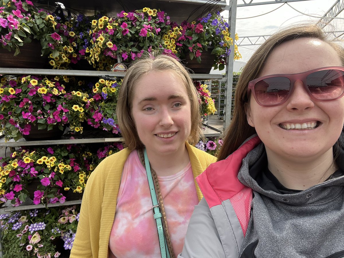 CCRIRylie's tweet photo. Don’t forget to stop &amp; smell the roses 😌 #ILoveMyJob @CCRIMoorhead #TeamCCRI https://t.co/D7EaZI7fH9