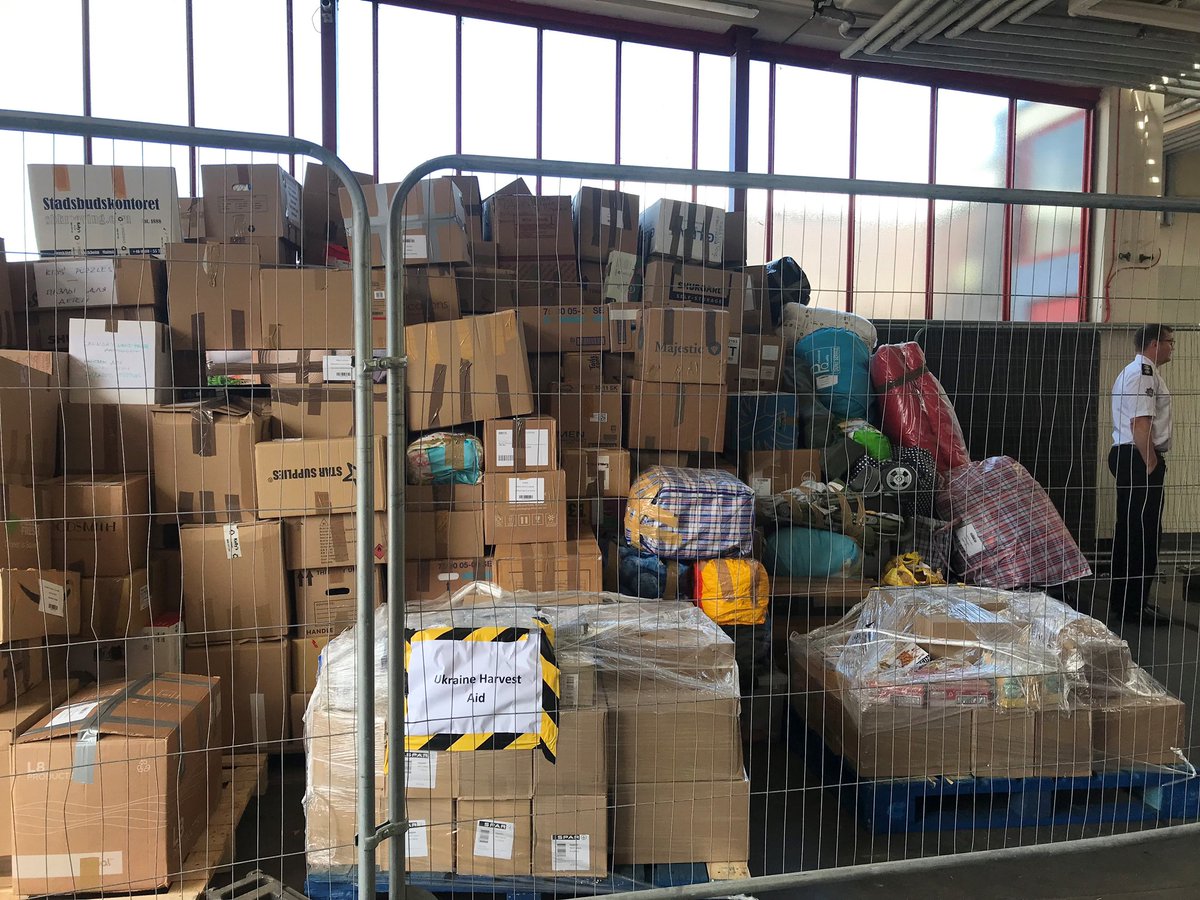 PraxGroup's tweet photo. Prax Foundation Roots has joined with @SPARintheUK – one of the retail providers for our Harvest Energy forecourts. We met with lead volunteer, Tim Gilby @ProsperityUA and his team who are working hard to deliver aid relief directly to Ukrainian refugees, by driving to the border https://t.co/TBbIcRXuTe