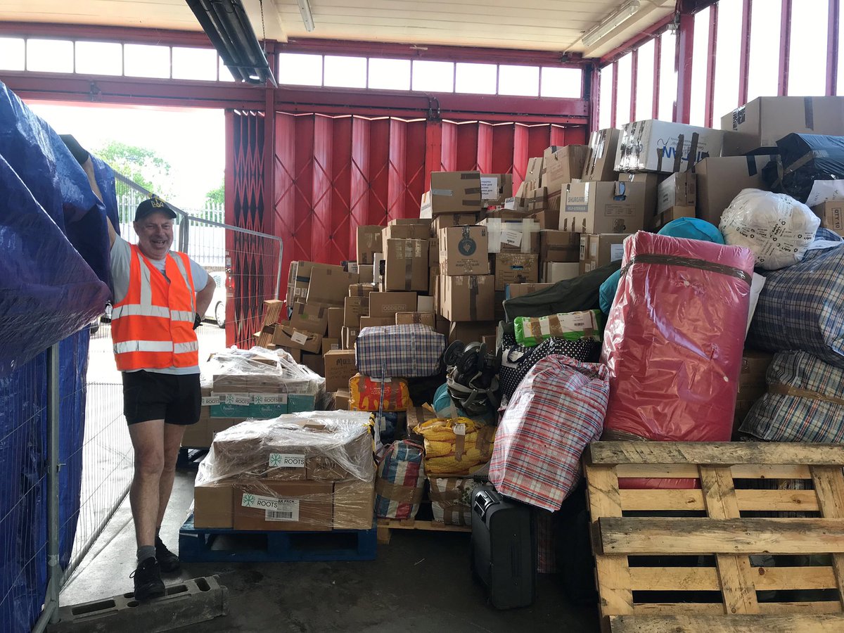PraxGroup's tweet photo. Prax Foundation Roots has joined with @SPARintheUK – one of the retail providers for our Harvest Energy forecourts. We met with lead volunteer, Tim Gilby @ProsperityUA and his team who are working hard to deliver aid relief directly to Ukrainian refugees, by driving to the border https://t.co/TBbIcRXuTe