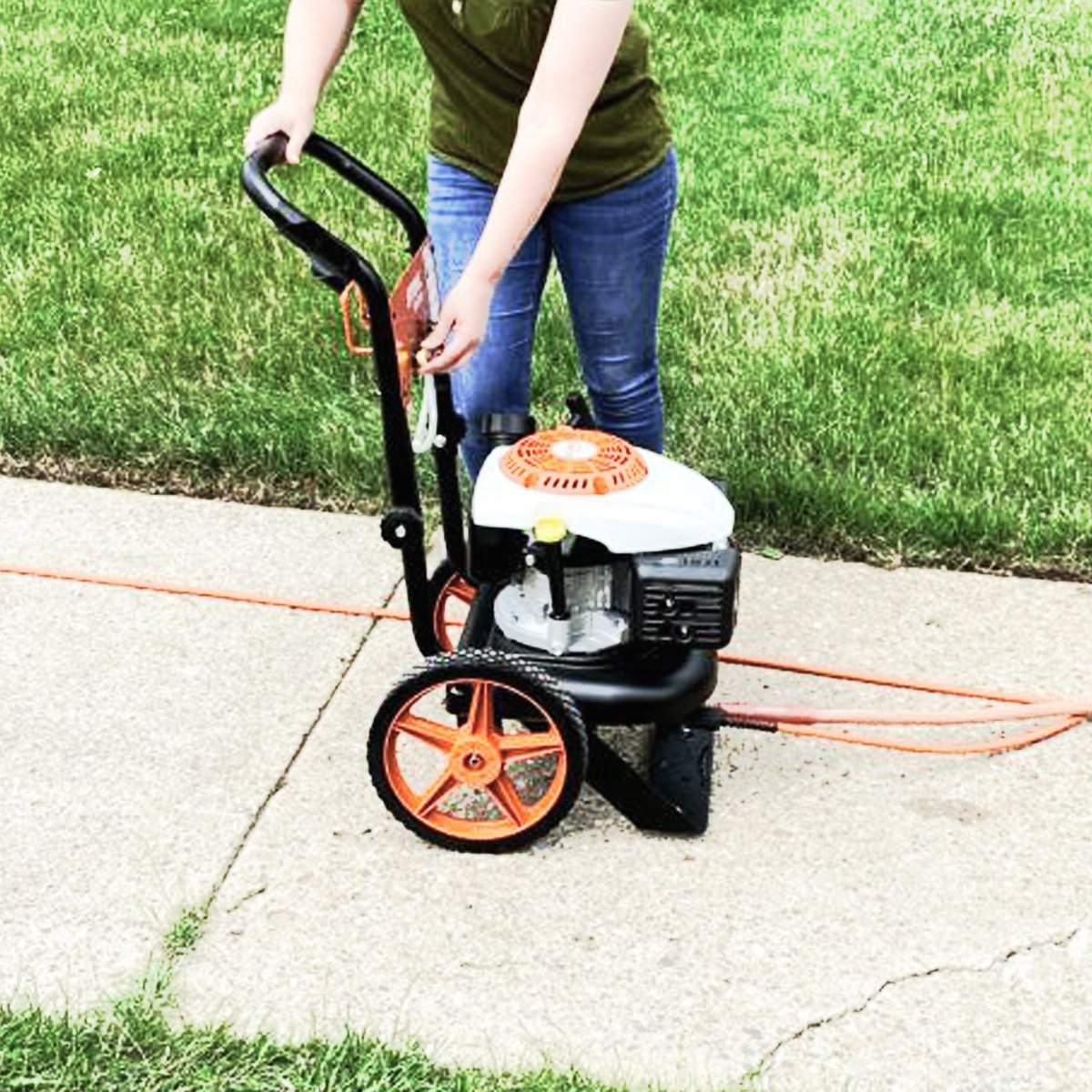 ModernHardware_'s tweet photo. It’s time to get outside and soak up some sun!☀️ And soak up your house with our #STIHL pressure washer.

#PressureWasher #SWVA https://t.co/TY8p4XBnRD