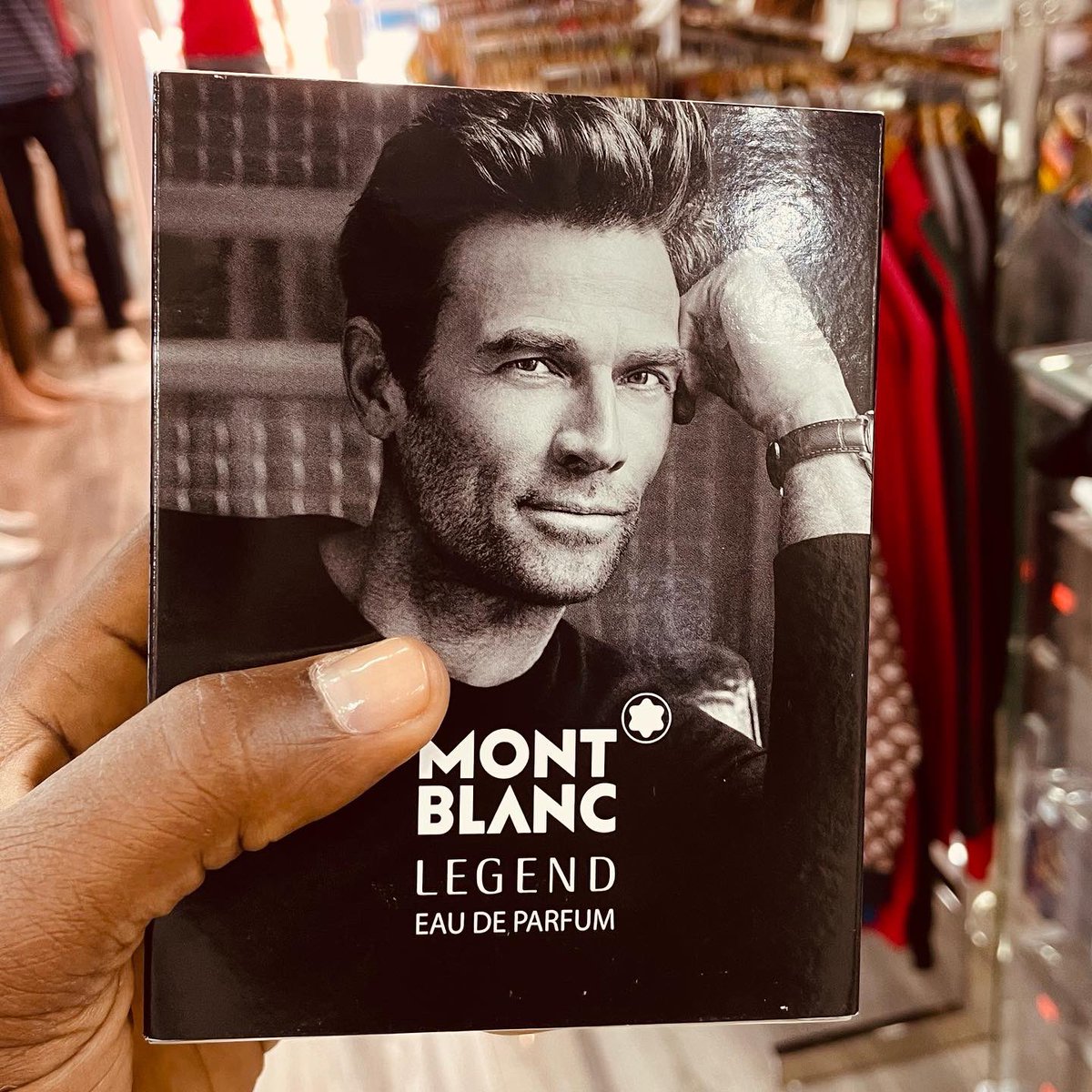 mlparfumerie's tweet photo. Réinterprétation du parfum Montblanc Legend, Montblanc Legend Eau de Parfum évoque l’élégance et la sophistication de l’homme actif.
#momtblanclegend #mlparfumerie https://t.co/bkpOQElQ0I
