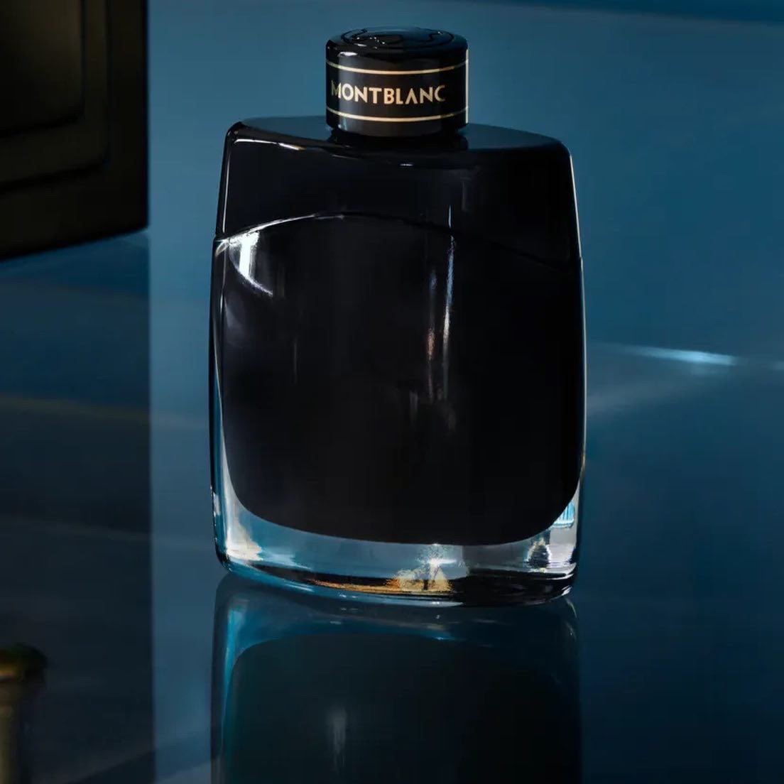 mlparfumerie's tweet photo. Réinterprétation du parfum Montblanc Legend, Montblanc Legend Eau de Parfum évoque l’élégance et la sophistication de l’homme actif.
#momtblanclegend #mlparfumerie https://t.co/bkpOQElQ0I