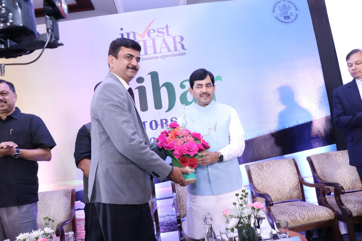 ShahnawazBJP's tweet image. Shri HM Bangur of Shree Cement, Shri Neeraj Akhouri of Ambuja Cement and Debashish Dasgupta of HUL were some other eminent business leaders who participated in the event. (4)

#InvestBihar
#BiharInvestorsMeet2022