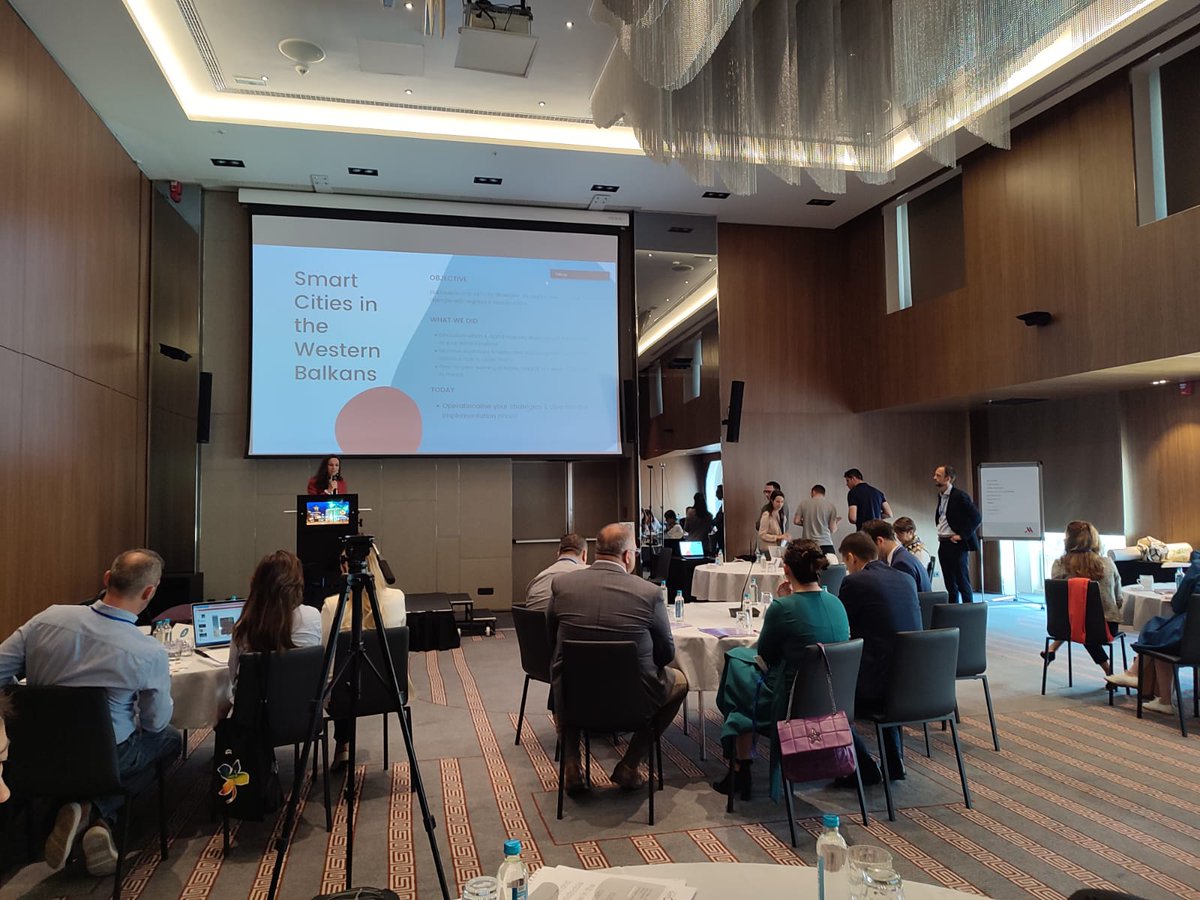 D_Hautbergue's tweet photo. Opening of a two-days seminar on #SmartCity to discuss smart &amp; #sustainable urban practices with municipalities of #Tirana, #Skopje, #Podgorica and #Pristina #Espelia #DigitalActionPlan https://t.co/fYEl40kn3J