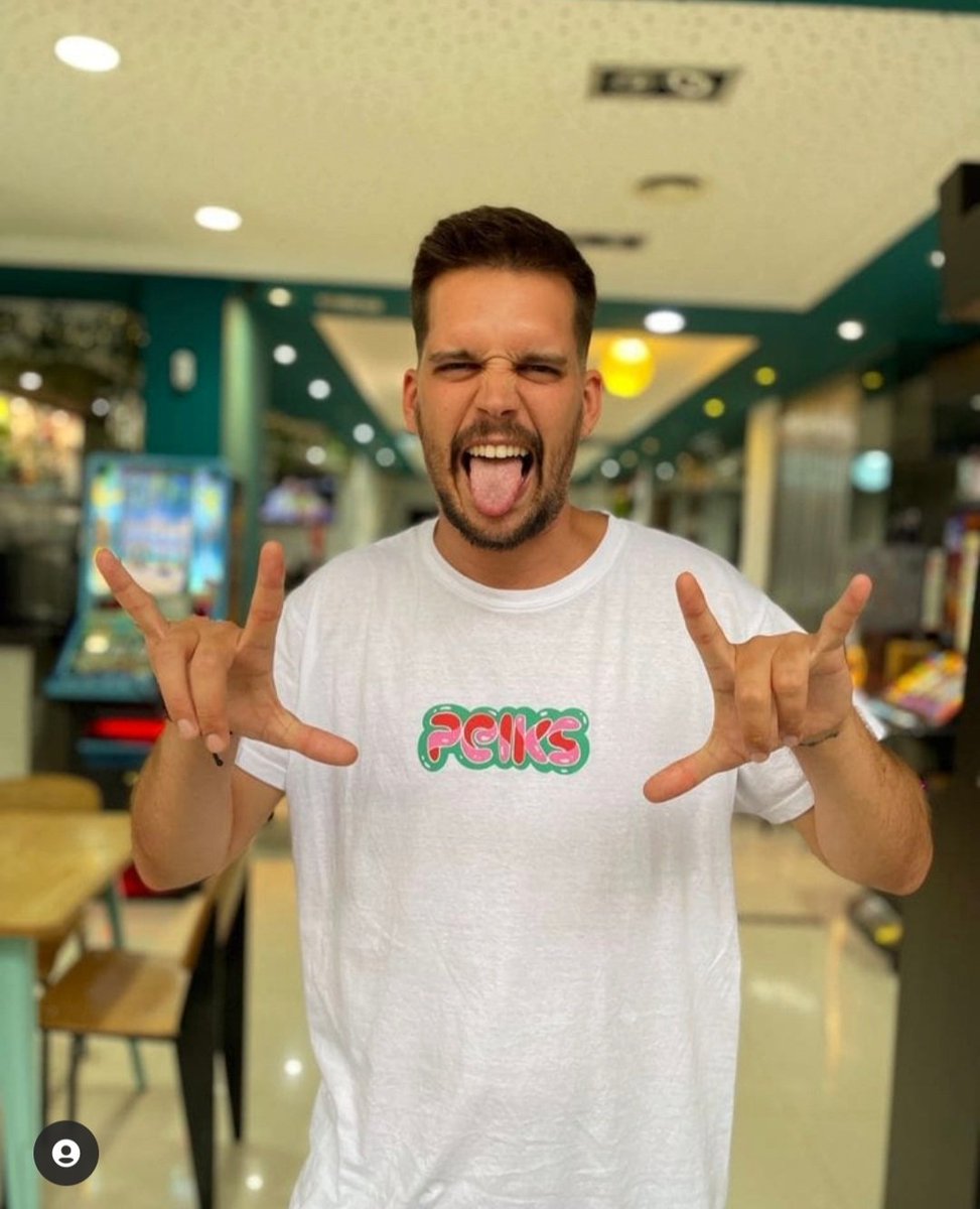 IgnatiusFarray's tweet photo. JUNTO A @peiksoficial de @payasosyfuego https://t.co/VU0UgmfPvl