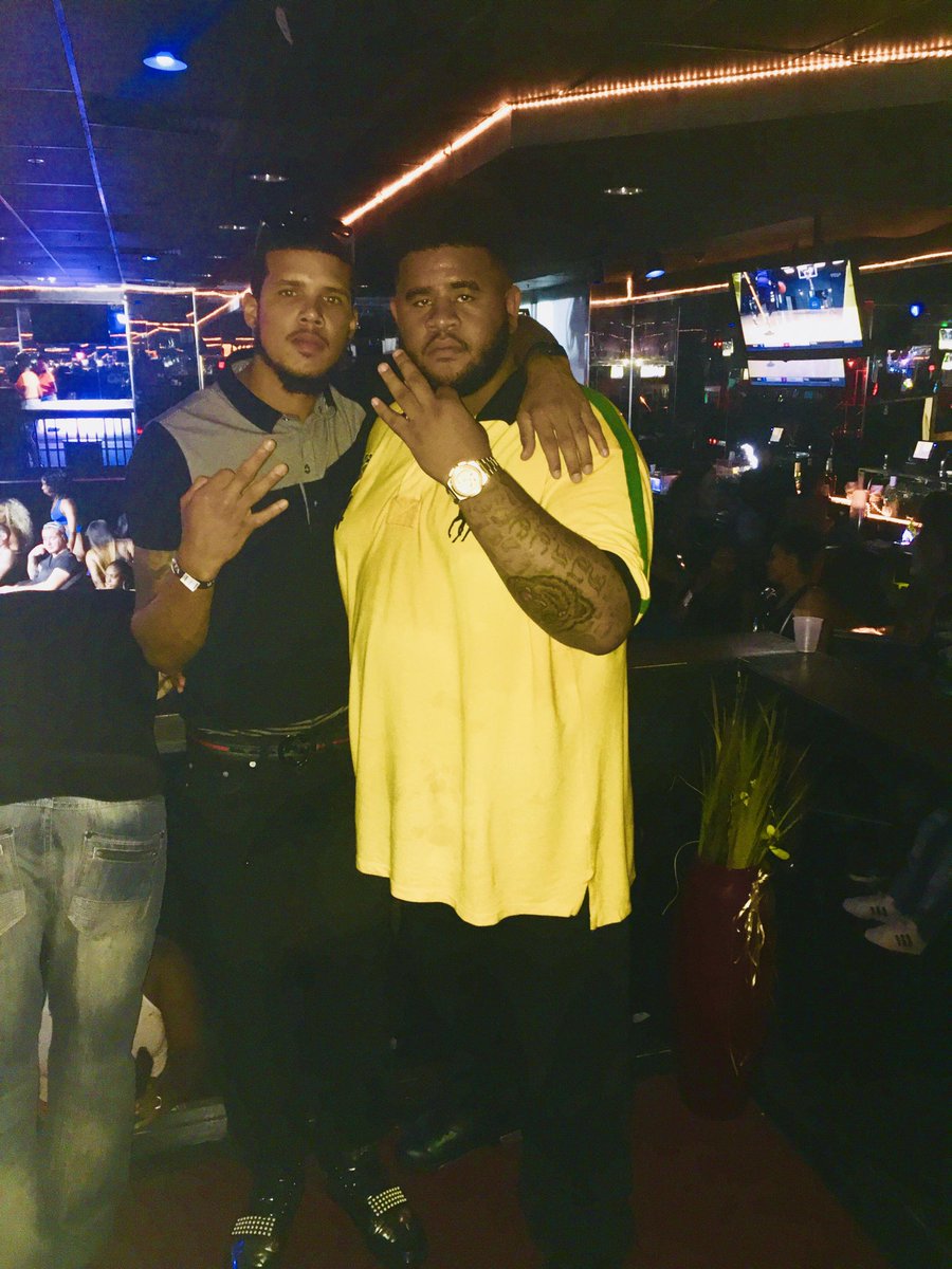 ChosenJust's tweet photo. I miss my dawg!!! 💯 #longliverandy https://t.co/s3q3Ic6sYG