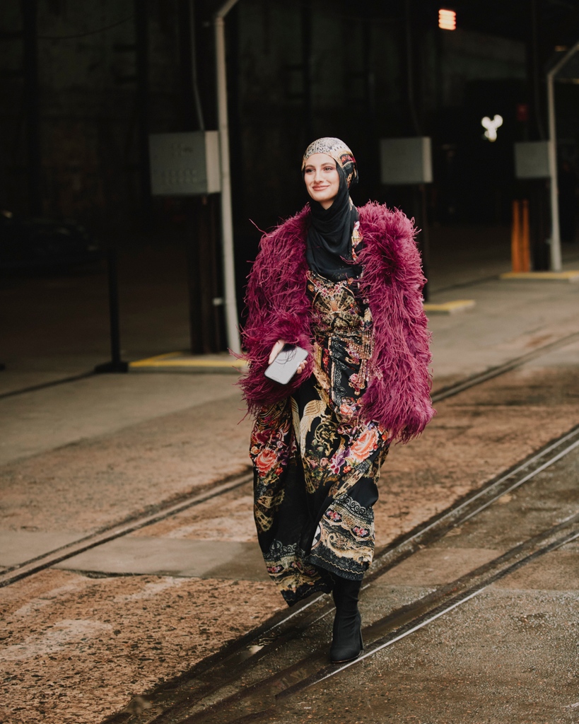 FashionWeek's tweet photo. #AAFW is still going strong, and so is the impeccable street style. Photos by @photomyles. https://t.co/gRNQYZwgar