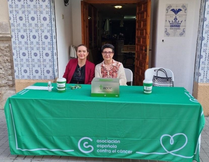 Falla_161's tweet photo. Hui la nostra Falla ha participat en l'organització d'una taula de donacions per a l'Associació Espanyola contra el Càncer.
Gràcies a tots els que heu col·laborat.
#Falla161
@ContraCancerEs https://t.co/IOh91nDD0H