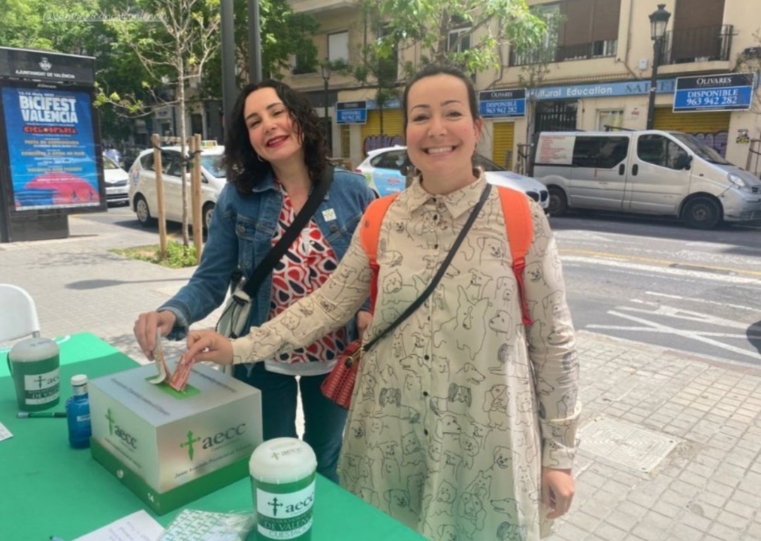 Falla_161's tweet photo. Hui la nostra Falla ha participat en l'organització d'una taula de donacions per a l'Associació Espanyola contra el Càncer.
Gràcies a tots els que heu col·laborat.
#Falla161
@ContraCancerEs https://t.co/IOh91nDD0H