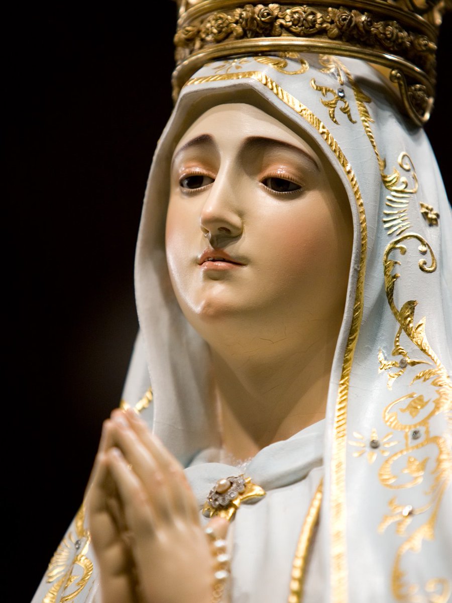 Today is the Feast of Our Lady of Fatima, and the 105th Anniversary of the first Apparition of Our Lady to three shepherd children, Lúcia dos Santos and Sts. Francisco and Jacinta Marto, at the Cova da Iria.
Ora pro nobis