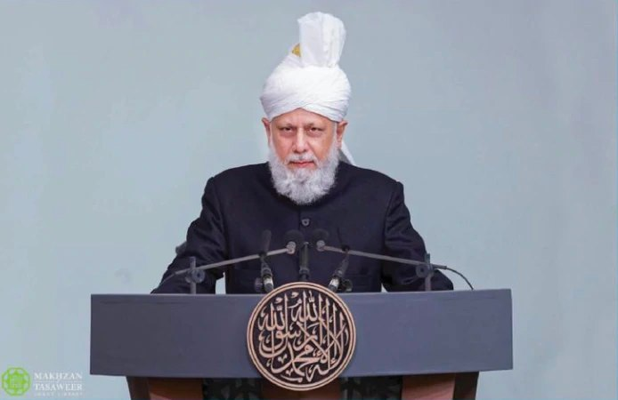 MKAUSATarbiyyat's tweet photo. “Our single most important task is to show the world the perfect character of the Holy Prophet (SAW) and the beautiful teachings of Islam.” (Hazrat Mirza Masroor Ahmad, House of Commons, 2008)
#MuslimLeadership https://t.co/Avmrt0Aapd