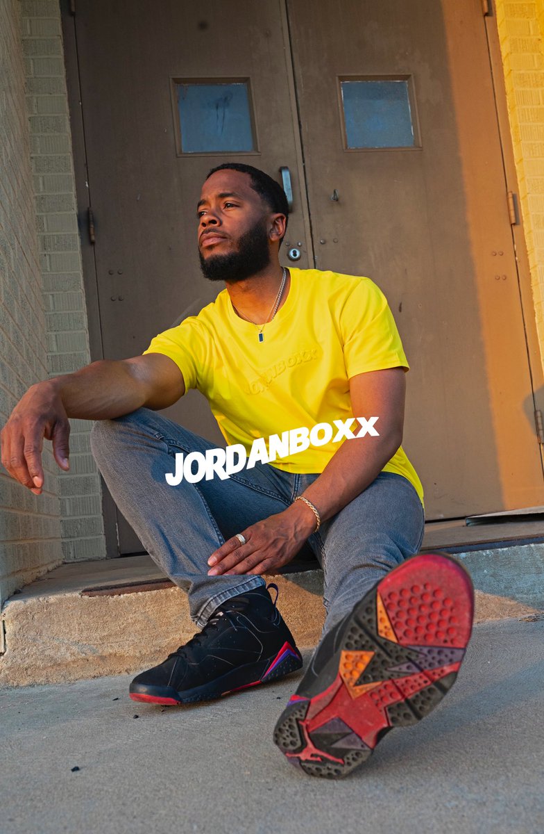jordanboxx's tweet photo. ‘jordanboxx’ Yellow Relaxed Fit T-Shirt w/ Embossed Logo
• 95% Cotton/5% Spandex Blend
• 📸: yourstruly.p_ on IG
•
•
#jordanboxx
#jordanboxxTheBrand
#WithGREATNESS
#AllThingsGreat
#Quality
#Summer2022 https://t.co/7tKiwG33s6