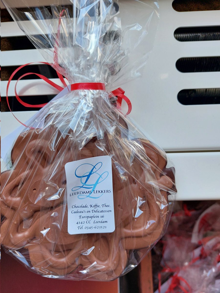 Dag van de ZorgToppers Linge's Zorglandgoed 💝 Het is 12 mei én de geboortedag van Florance Nightingale! We zijn heel blij met alle medewerkers en vrijwilligers op Linge's Zorglandgoed die zich iedere dag inzetten voor weer een mooie en fijne dag voor onze bewoners 💞 #welzijn