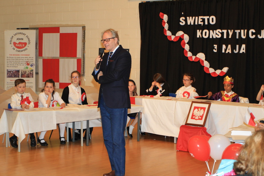 PLinManchester's tweet photo. #PHD2022 with pupils of🇵🇱Polish School from Liverpool meant plenty💪contests of knowledge related to Polish history in particular that about3⃣Polish Generals #Sosab, #Anders, and #Maczek.
@PLinManchester represented by Consul Włodzimierz Sulgostowski. https://t.co/NKS8qBya3l